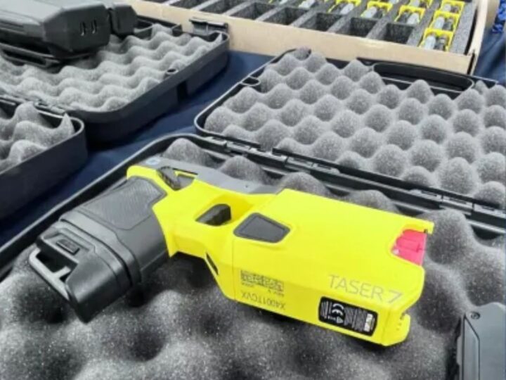 CHACO PRESENTÓ LAS PISTOLAS TASER Y SE CONVIRTIÓ EN LA PRIMERA PROVINCIA DEL NEA EN INCORPORARLAS
